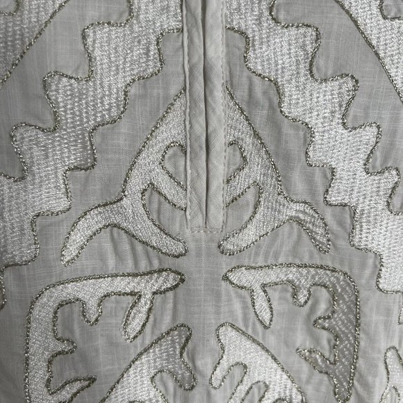 Khaadi Womens Kameez Top Size 8 White Geometric Gold Thread Embroidered Pakistan - Picture 6 of 13
